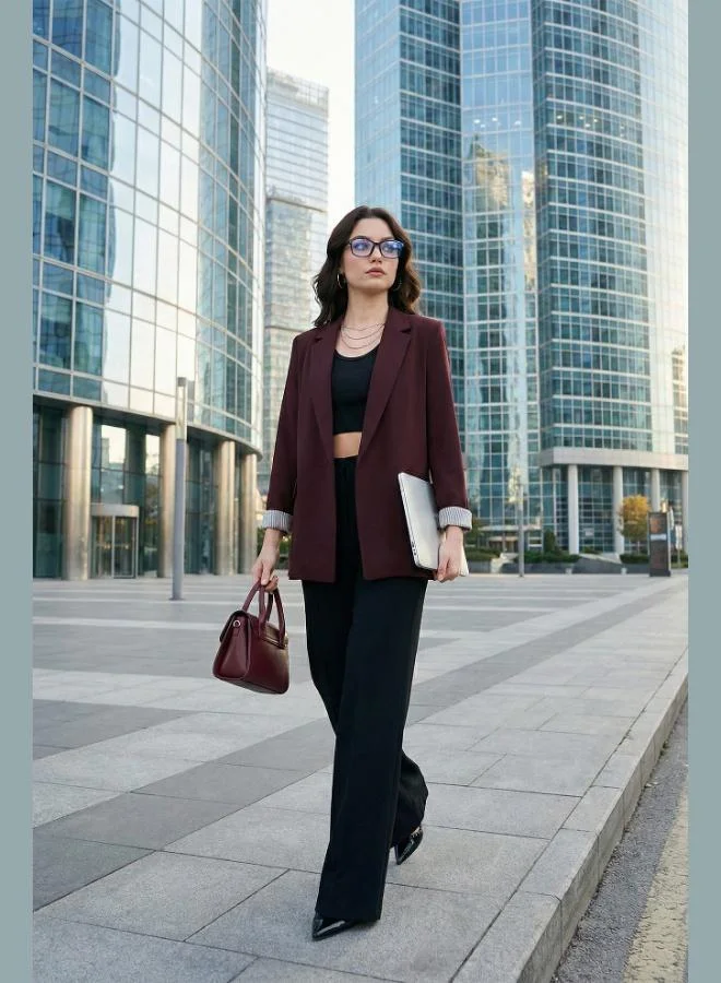 ليلا جاكيت نسائي ليلا بقصة عادية بياقة مزدوجة الصدر مبطن بنقوش